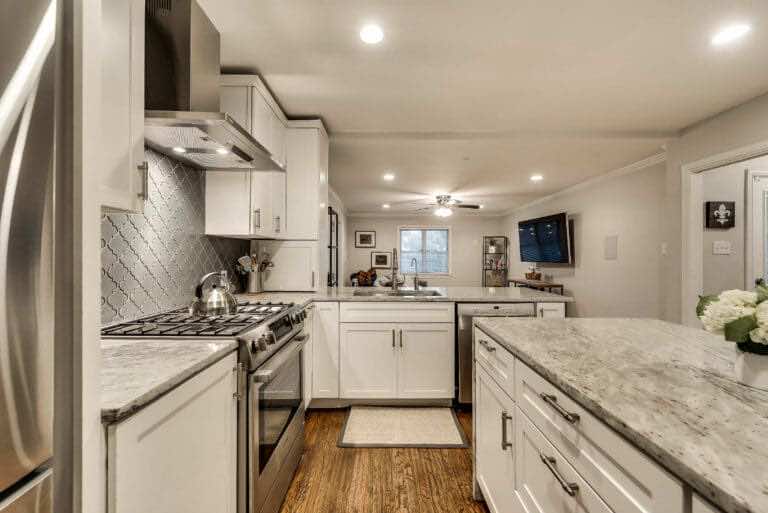 interior image of kitchen in furnished luxury modern home for rent in Midway Hollow, tx neighborhood.