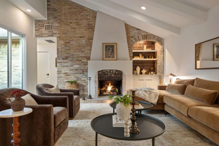 Feature listing of Wrenwood furnished house.